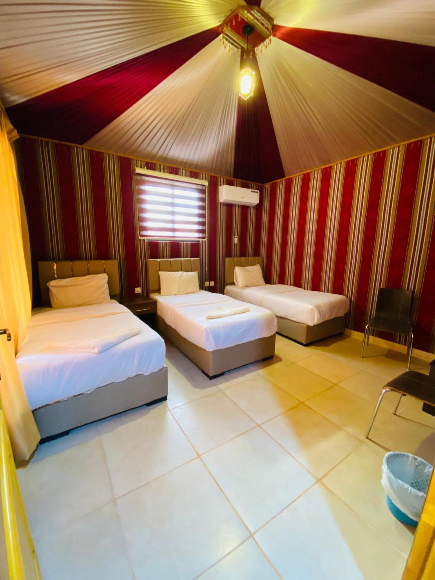 Wadi Rum Eagle Luxury Camp Exterior photo