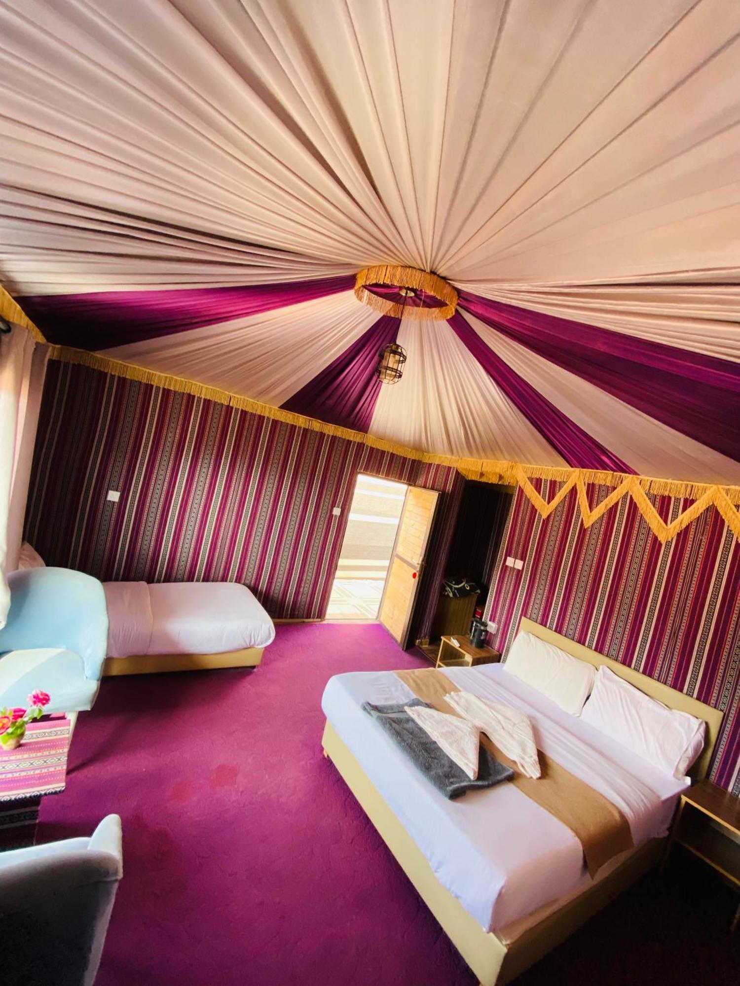 Wadi Rum Eagle Luxury Camp Exterior photo