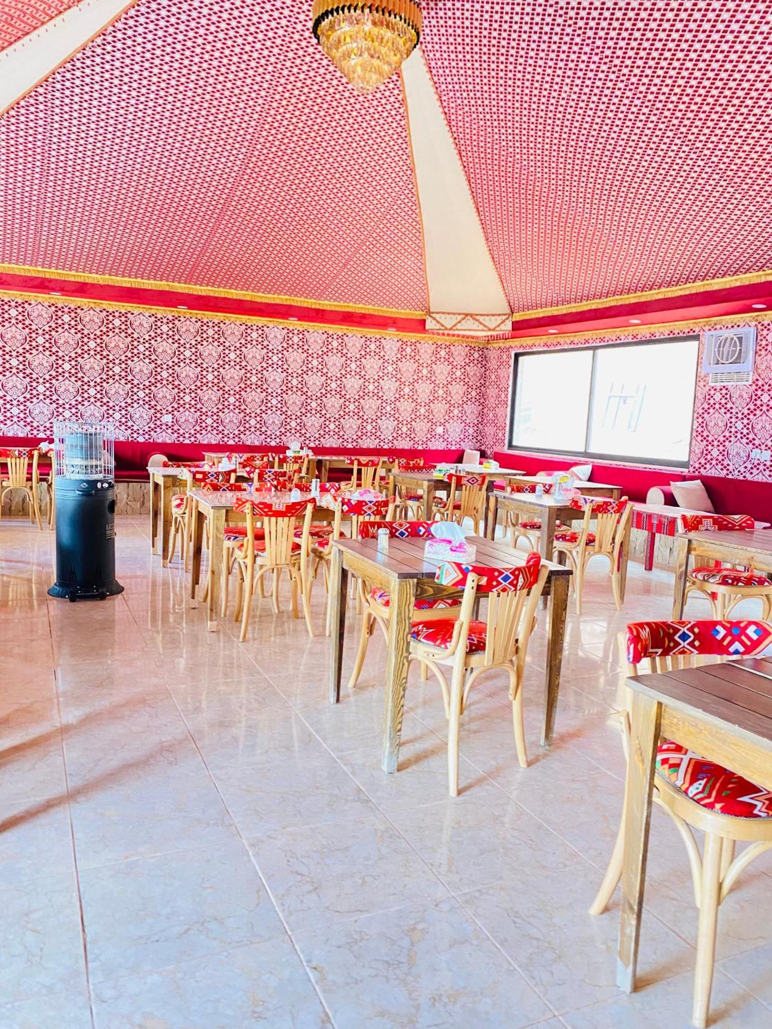 Wadi Rum Eagle Luxury Camp Exterior photo
