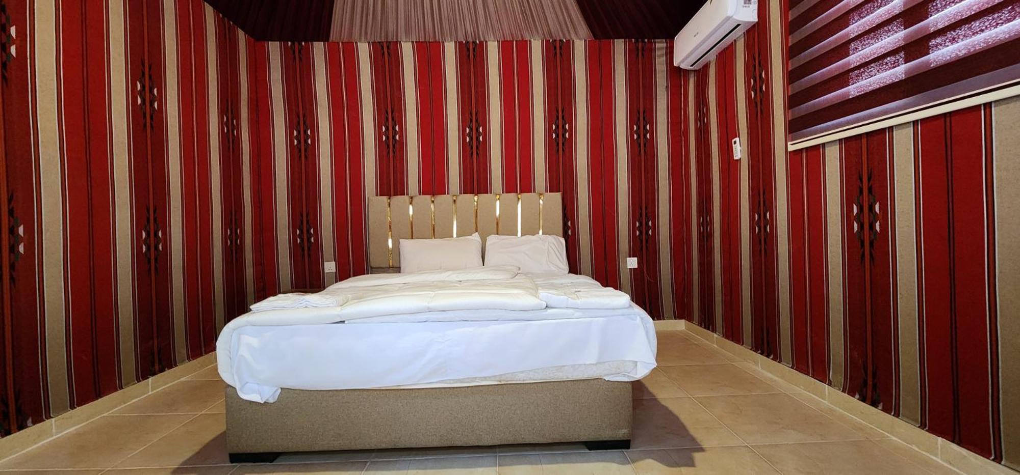 Wadi Rum Eagle Luxury Camp Exterior photo